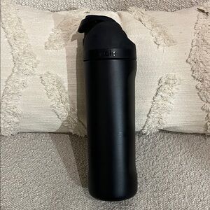 Owala Stainless Steel Black travel bottle